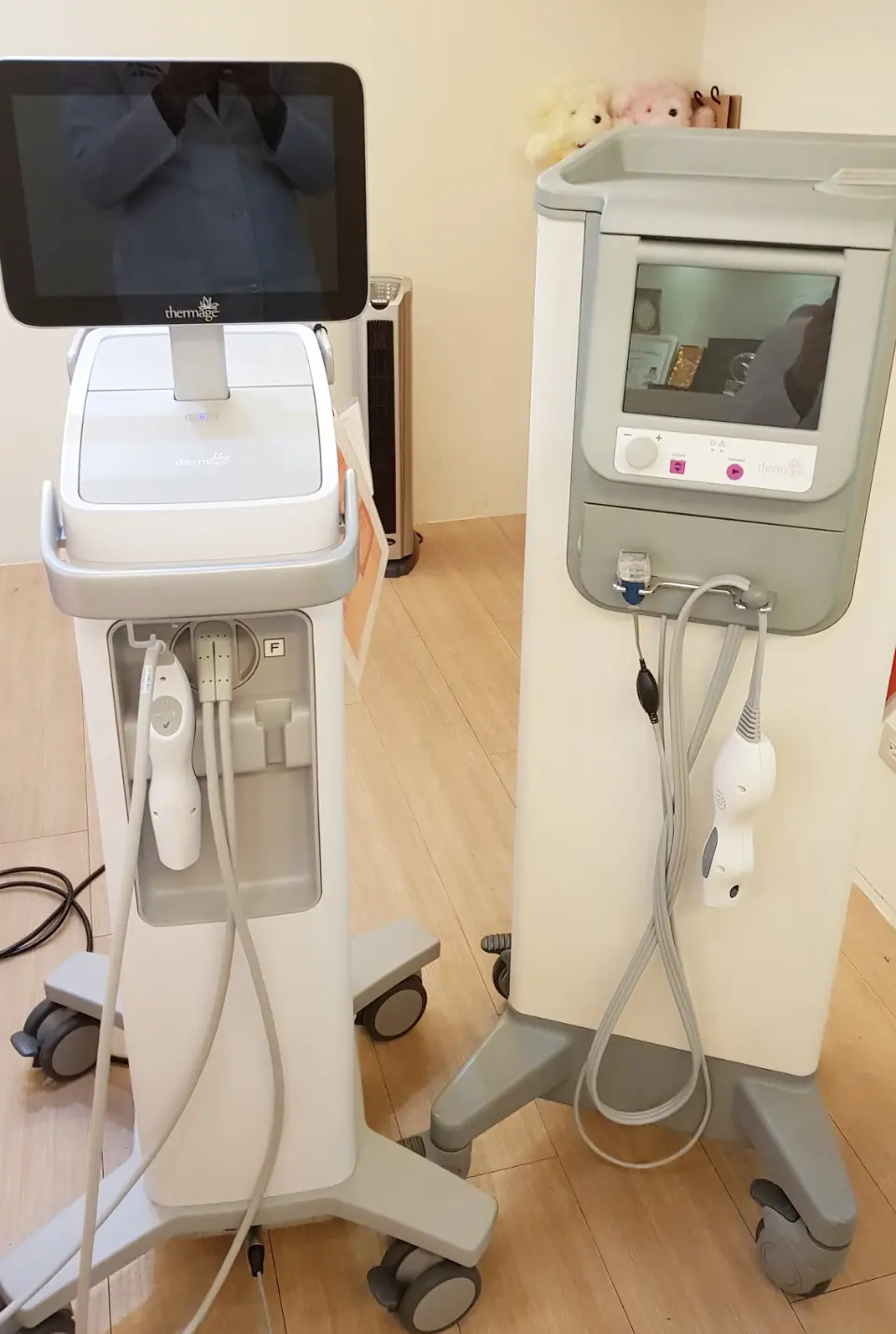 圖片左側為全新一代的鳳凰電波拉皮，圖片右側為黃金電波拉皮