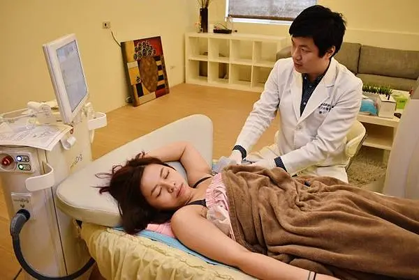 翁子軒醫師專業細心治療Miradry腋淨爽