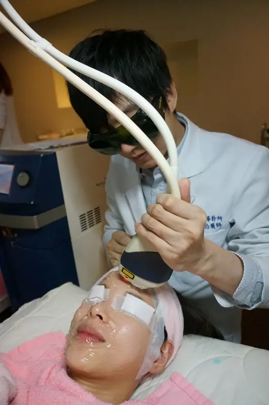 蔡之棟醫師治療粉餅雷射